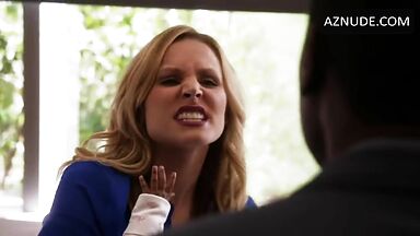 Kristen Bell breastfeed a child