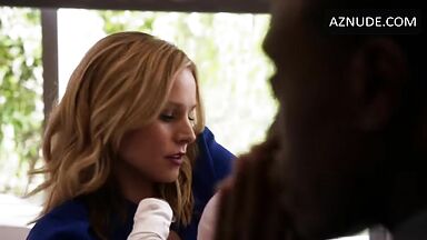 Kristen Bell breastfeed a child