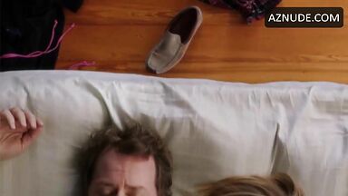 Kristen Bell loves to have sex on the couch