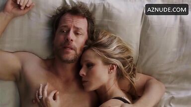 Kristen Bell loves to have sex on the couch