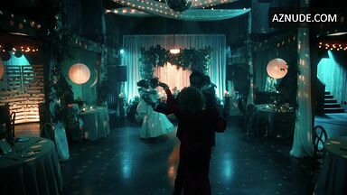 Jamie Lee Curtis Tiya Sircar Ariana DeBose Nicole Kidman dance on the dance floor
