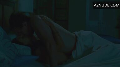 Kristen Bell Mila Kunis have sex at the same time