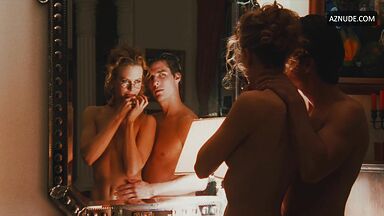 Nicole Kidman naked in front of the mirror