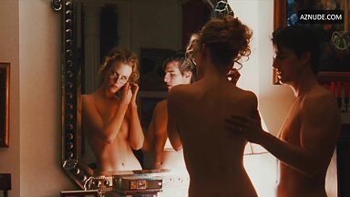 Nicole Kidman naked in front of the mirror