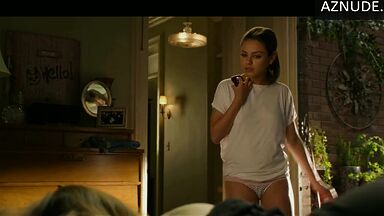 Mila Kunis in panties