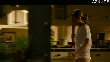 Mila Kunis in panties