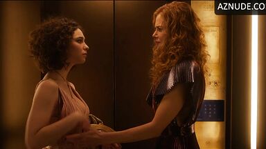 Nicole Kidman and Matilda De Angelis romantic kiss