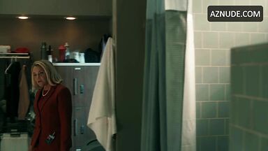 Nicole Kidman take a shower in Scarpetta