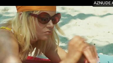 Nicole Kidman shows off her ass in a bikini