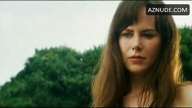 Nicole Kidman is naked in a place of ​​naked people