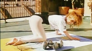 Nicole Kidman do sports with curly hair