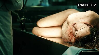 Nicole Kidman naked on the operating table