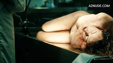 Nicole Kidman naked on the operating table