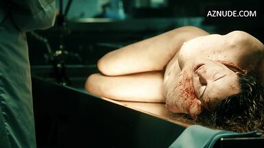 Nicole Kidman naked on the operating table