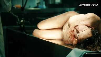 Nicole Kidman naked on the operating table