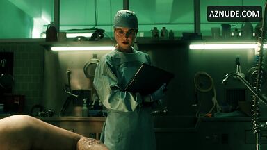 Nicole Kidman naked on the operating table