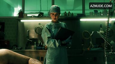 Nicole Kidman naked on the operating table
