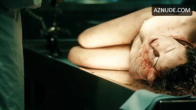 Nicole Kidman naked on the operating table