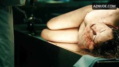 Nicole Kidman naked on the operating table