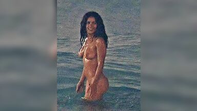 Salma Hayek sexy In Ask The Dust