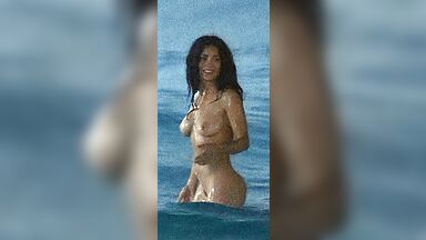 Salma Hayek incredibly body