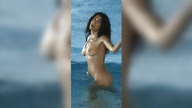Salma Hayek incredibly body