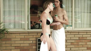 20 Year Old Sydney Sweeney in Bikini
