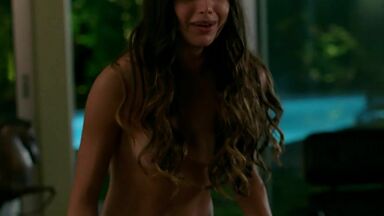 Melissa Barrera naked In Vida