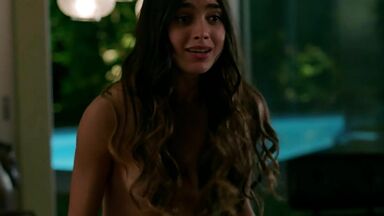 Melissa Barrera naked In Vida