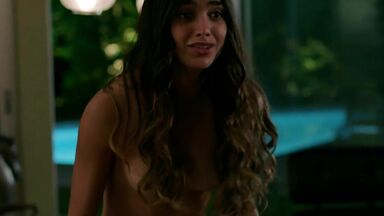 Melissa Barrera naked In Vida