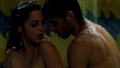 Ana De Armas sexy in Mentiras Y Gordas