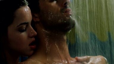 Ana De Armas sexy in Mentiras Y Gordas