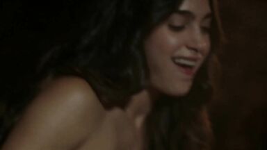 Melissa Barrera hot in Vida (2019)