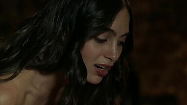 Melissa Barrera hot in Vida (2019)