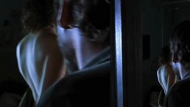 Scarlett Johansson side boob