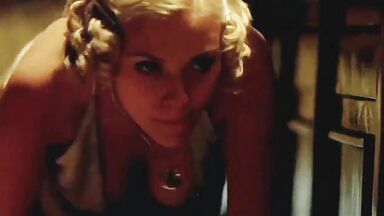 Scarlett Johansson's Jiggling