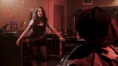 Alison Brie In Community