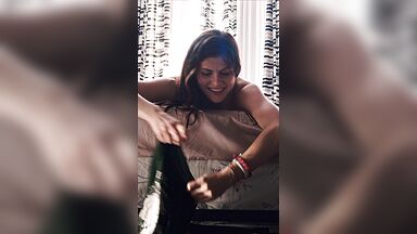 Alexandra Daddario in Sidewinders
