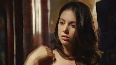 Alison Brie In Born