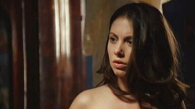 Alison Brie In Born
