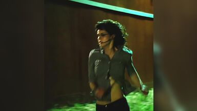 Alexandra Daddario sexy in Texas Chainsaw