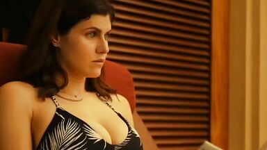 Alexandra Daddario sexy