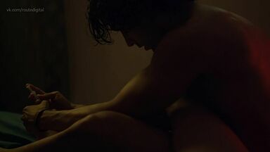 Hotties having a threesome