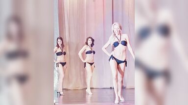 Blake Lively in bikini