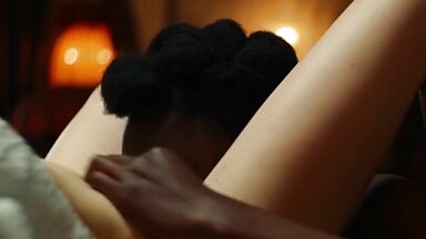Emma Stone And Suzy Bemba Lesbians