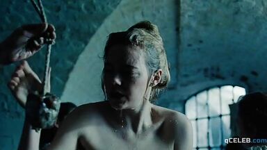 Emma Stone nude in The Favourite