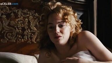 Emma Stone nude in The Favourite