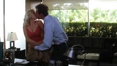 Scarlett Johansson sexy in He’s Just Not That Into You
