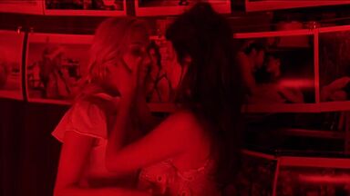 Scarlett Johansson Sexy in Vicky Cristina Barcelona