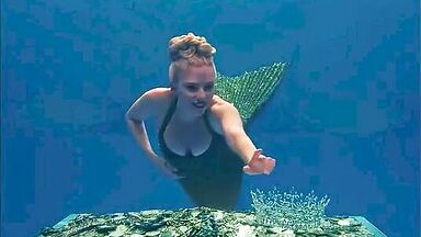 Scarlett Johansson sexy in Hail Ceaser